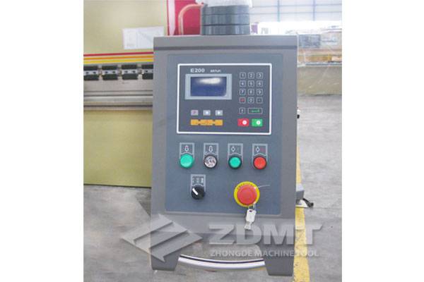 E200jpg.jpg E200jpg.jpg