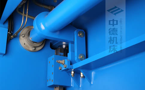 ZDPK-6325配有中德公司最新型扭軸同步裝置，強(qiáng)度高，能調(diào)節(jié)，專利技術(shù).jpg